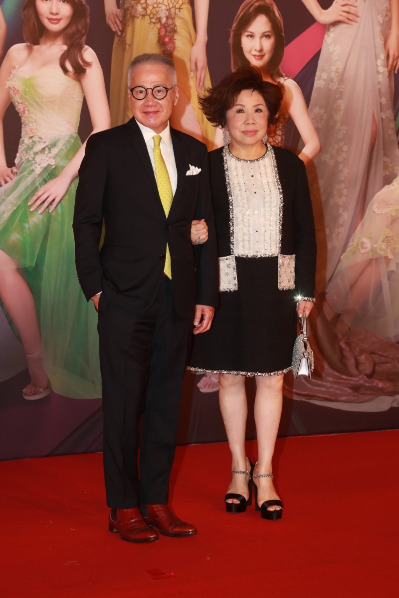 《2023 香港小姐竞选》大会赞助商都有行红地毯。 《2023 香港小姐竞选》大会赞助商都有行红地毯。