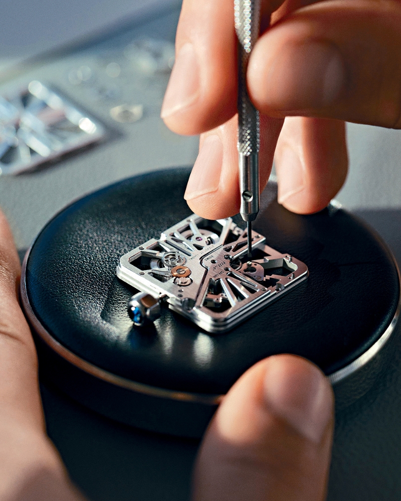 高级制表工艺,尤其讲究精准细致。 高级制表工艺,尤其讲究精准细致。