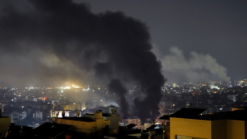 以军再空袭黎巴嫩真主党总部，至少6死91伤。 美联社