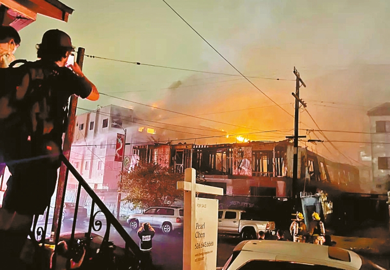 华埠建筑工地大火。