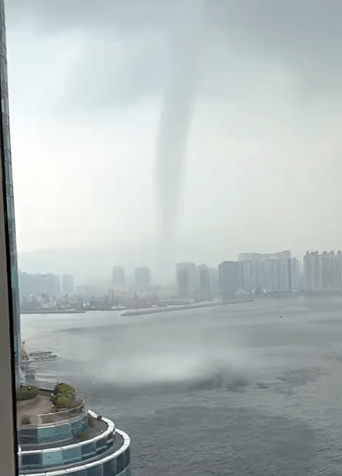林超英爆半世纪前水龙卷袭海洋公园,首罕现维港或因全球暖化 | 星岛环球网