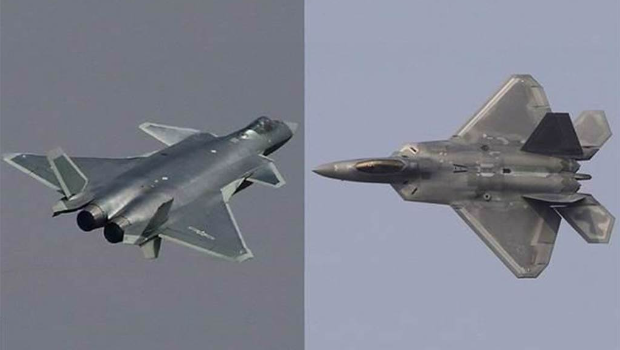 美国的F-22(右),中国的歼-20(左) 美国的F-22(右),中国的歼-20(左)