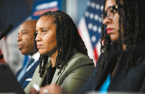 亚当斯核心内圈再有人事变动