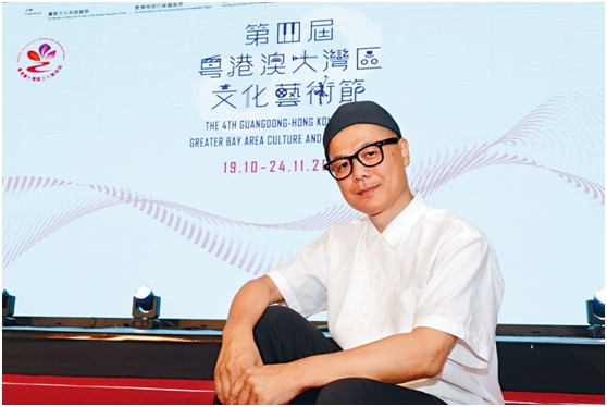 香港著名跨领域艺术家曾文通为《乐动．舞界》香港篇担任艺术总监、导演及编舞。