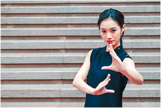 香港演艺学院舞蹈学院毕业生黄丹洋被甄选参舞剧《咏春》演出。