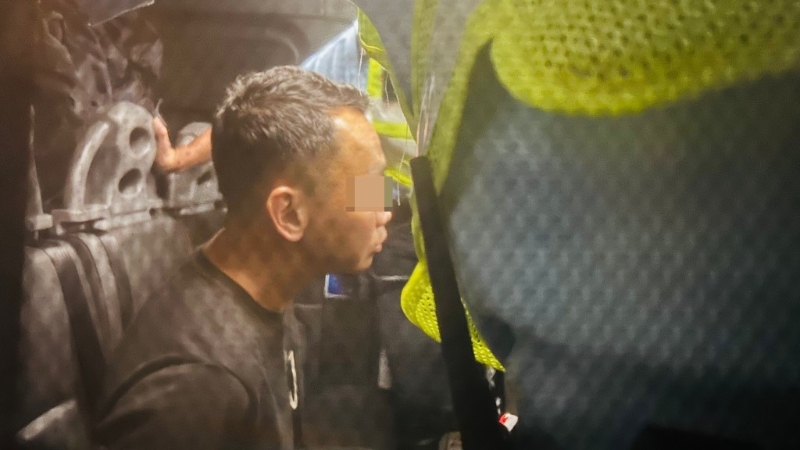 男乘客在祥华村一带被捕。 男乘客在祥华村一带被捕。