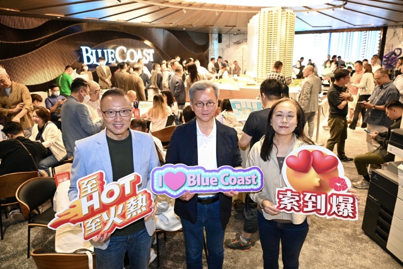 赵国雄(中) 赵国雄(中)