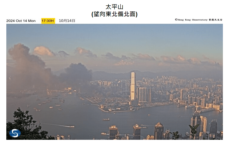 新油麻地货物装卸区有黑烟席卷半空。 新油麻地货物装卸区有黑烟席卷半空。