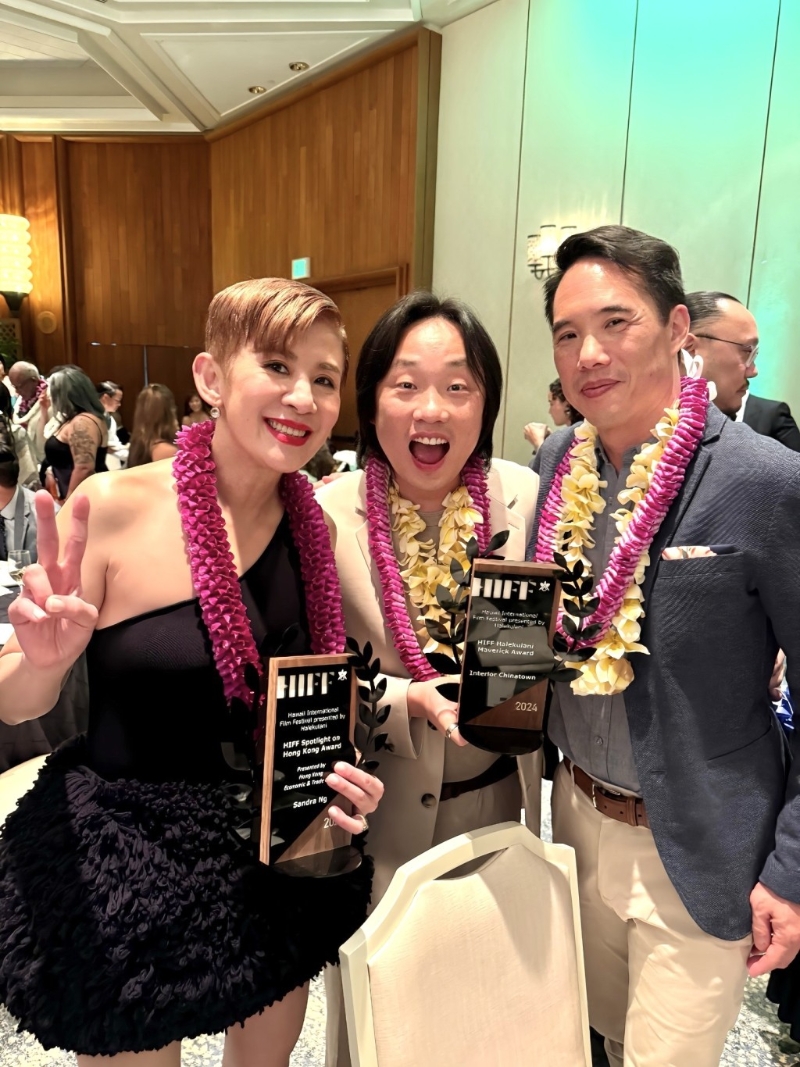 君如与Jimmy O. Yang(中)、导演Charles Yu (右)。 君如与Jimmy O. Yang(中)、导演Charles Yu (右)。