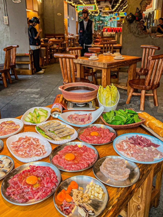 贺铁头粥底火锅·生蚝·牛肉 贺铁头粥底火锅·生蚝·牛肉