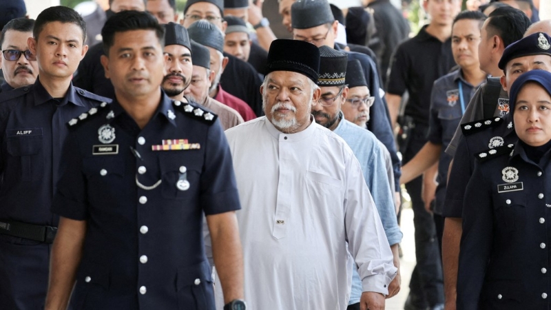 “全球兄弟私人有限公司”CEO拿督纳希鲁丁抵达法庭。 路透社 “全球兄弟私人有限公司”CEO拿督纳希鲁丁抵达法庭。 路透社