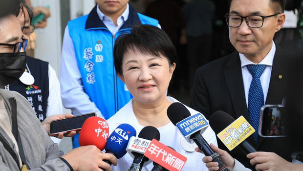 媒体25日访问卢秀燕 媒体25日访问卢秀燕