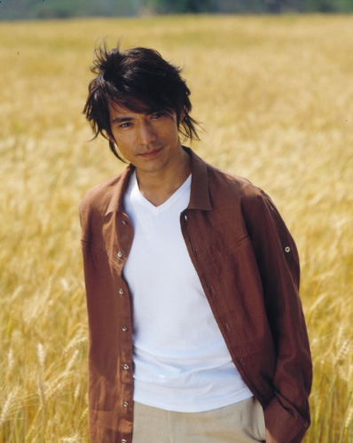 金城武被指近年过“种田”生活。 金城武被指近年过“种田”生活。