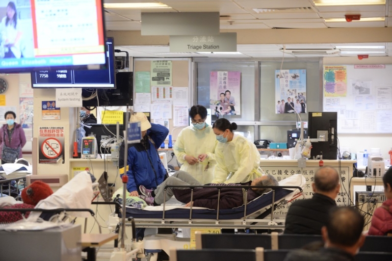 他认为现时97%的医疗成本由政府承担,但随着人口老化、医疗科技进步,财政难以维持。资料图片 他认为现时97%的医疗成本由政府承担,但随着人口老化、医疗科技进步,财政难以维持。资料图片