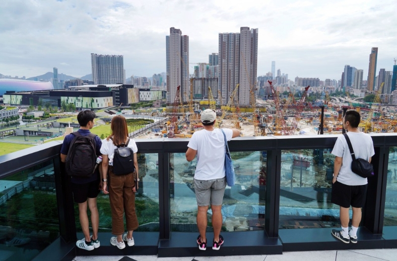 主宰楼市的关键因素是人口流动,只要仍然有人口流入,楼价应会得到支持。 主宰楼市的关键因素是人口流动,只要仍然有人口流入,楼价应会得到支持。