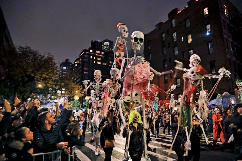 纽约Village Halloween Parade,是全美最大型的万圣节庆典巡游。 纽约Village Halloween Parade,是全美最大型的万圣节庆典巡游。