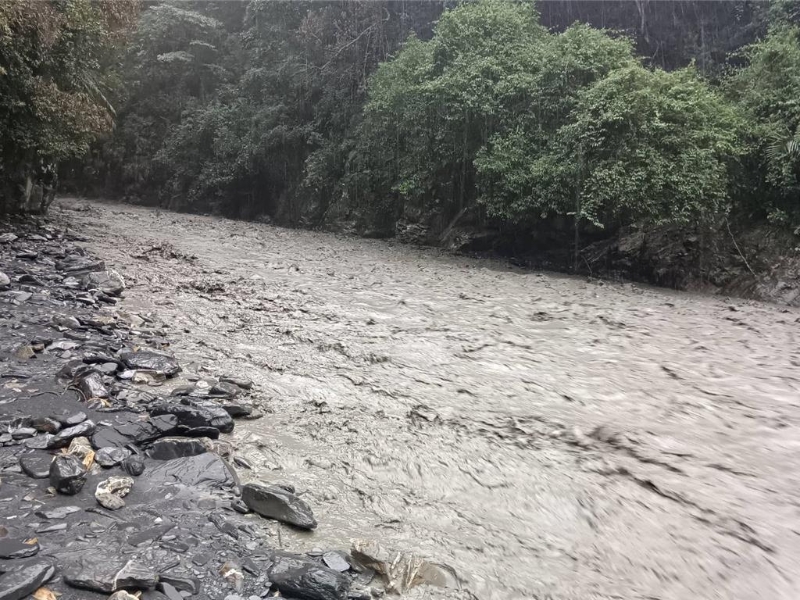 法治村叶姓男子等4人至卡社溪渔猎因溪水暴涨受困失联 法治村叶姓男子等4人至卡社溪渔猎因溪水暴涨受困失联