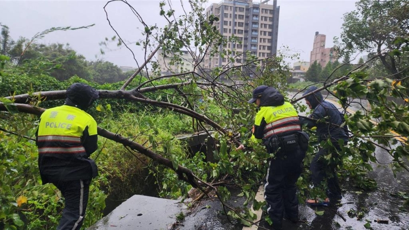 各地灾情频频传出 各地灾情频频传出
