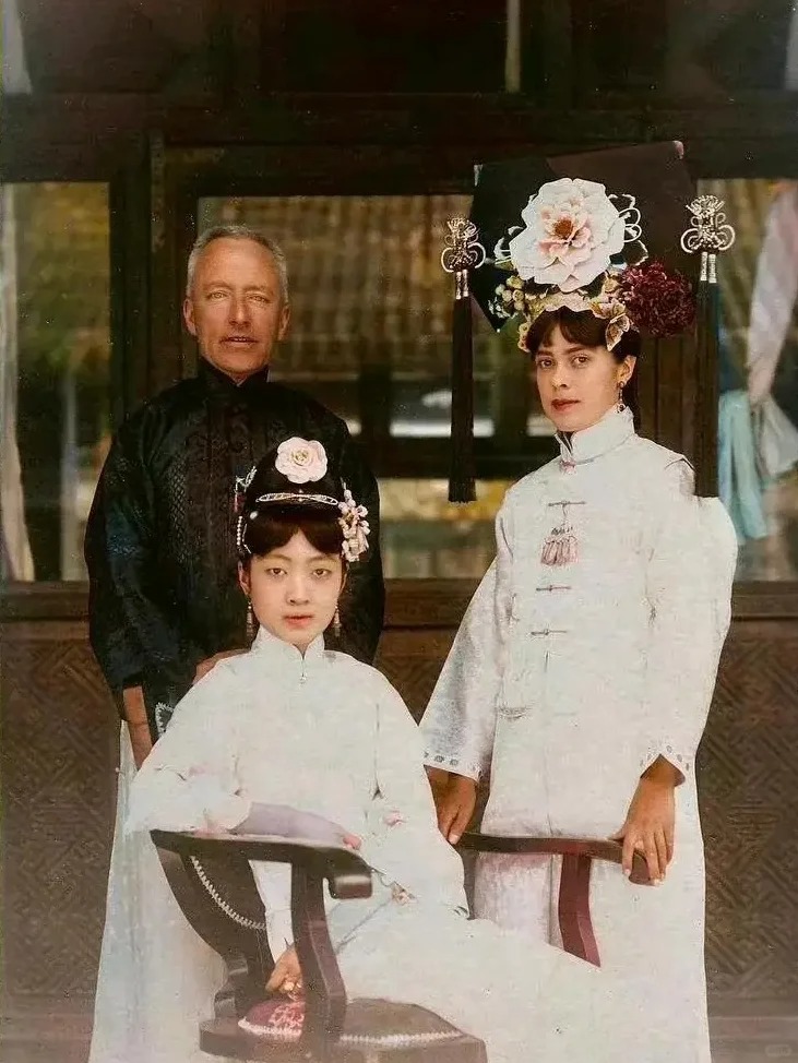 末代皇后婉容与她的外国英文教师。网图