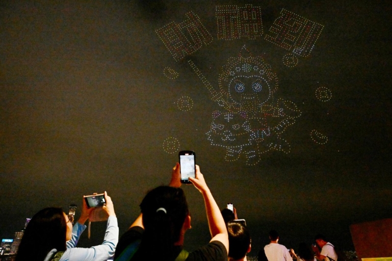 财神到。 财神到。