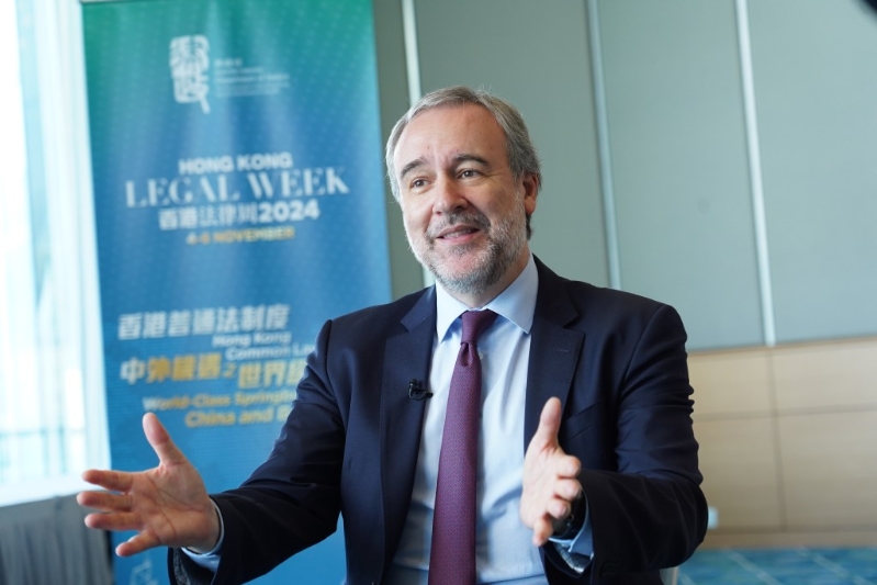 国际统一私法协会秘书长Tirado对《星岛》表示，国际统一私法协会与律政司的合作已经进行了很长时间，他对合作成果感到很满意。