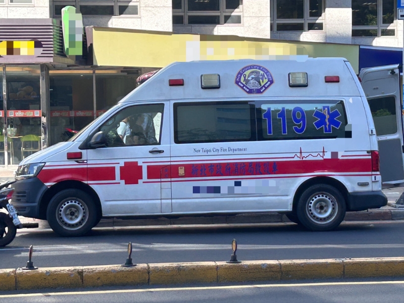 死者曾男第一次性交易后，表示自己心跳加速、呼吸急促，于是躺在沙发上休息，没想到不久后竟失去呼吸心跳。