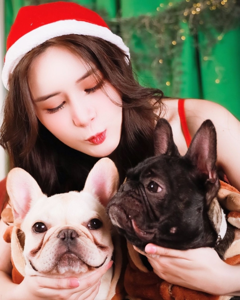 台湾AV女优艾熙今年27岁。IG@ aixi bb