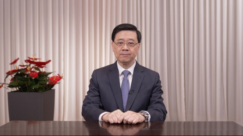 李家超指普通法制度吸引商界人士来港营商,确保一国两制行稳致远对长期繁荣稳定至关重要。 李家超指普通法制度吸引商界人士来港营商,确保一国两制行稳致远对长期繁荣稳定至关重要。