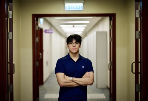 《星岛》早前曾独家报道，11项游泳香港纪录保持者卓铭浩，被要求离开香港游泳代表队。