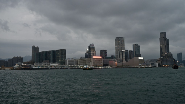 天文台预料8号信号将维持至周四10时。 天文台预料8号信号将维持至周四10时。