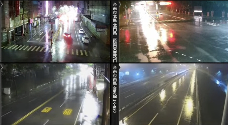台南、高雄目前狂风暴雨还不断打雷,有居民回报已经开始淹水了。 台南、高雄目前狂风暴雨还不断打雷,有居民回报已经开始淹水了。