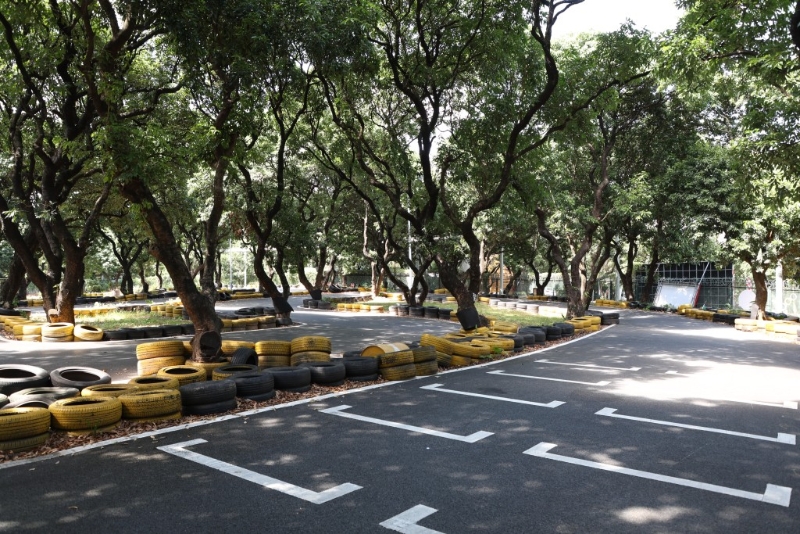 是全国首个丛林主题的卡丁车场 是全国首个丛林主题的卡丁车场