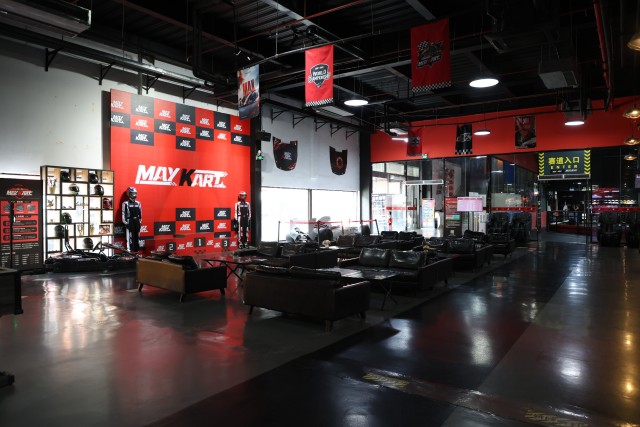 深圳南山区室内卡丁车场 1:1还原美式赛道 深圳南山区室内卡丁车场 1:1还原美式赛道