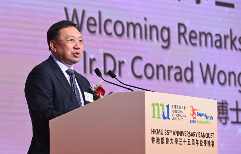 校董会主席黄天祥指都大成功蜕变转型。 校董会主席黄天祥指都大成功蜕变转型。