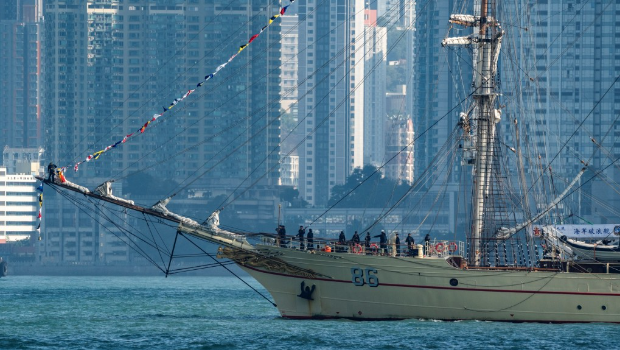 “破浪号”今日首度访港,技术停靠香港3日。中新社 “破浪号”今日首度访港,技术停靠香港3日。中新社
