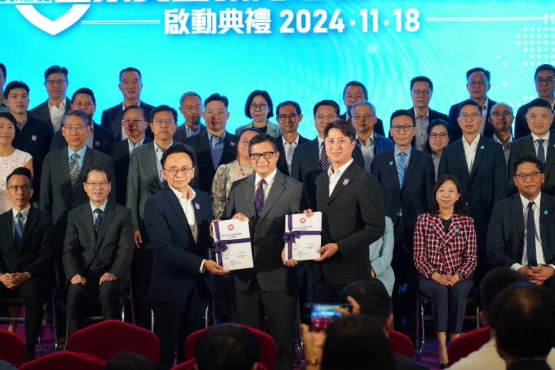 邓炳强指，屠龙小队以杀害警察、制造社会恐慌、颠覆政府为目标，为实践政治目的，不顾他人死活，形容是「极其恶毒」。