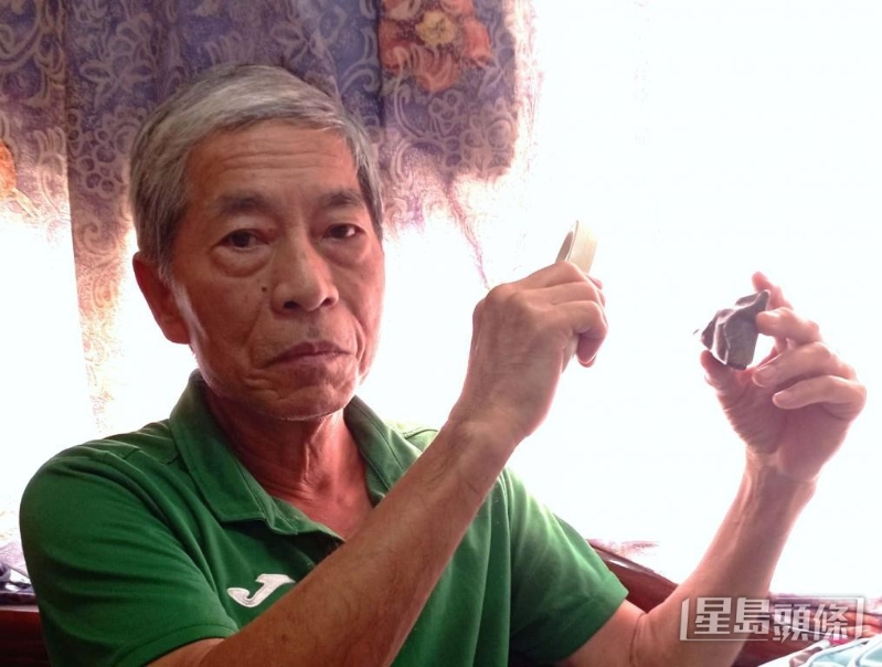 香港考古学会前会长郑启明收藏化石近40年。 香港考古学会前会长郑启明收藏化石近40年。