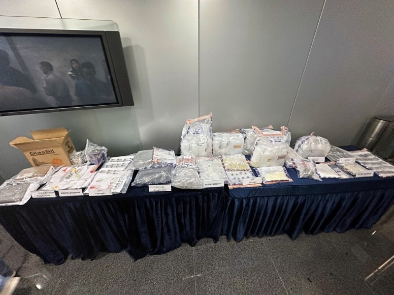 行动中搜获的证物。 行动中搜获的证物。