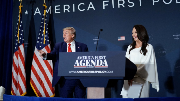 罗林斯在特朗普第一任期内担任国内政策委员会主席。 罗林斯在特朗普第一任期内担任国内政策委员会主席。