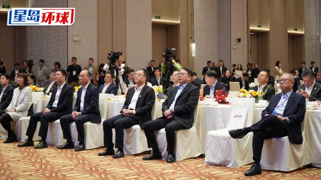 香港政商界代表团早上在佛山出席经贸合作交流会。 香港政商界代表团早上在佛山出席经贸合作交流会。