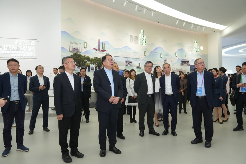 陈国基率代表团 陈国基率代表团