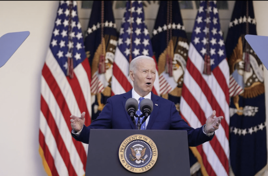 拜登其后在白宫发表讲话,宣布以色列和真主党达成停火协议。路透社 拜登其后在白宫发表讲话,宣布以色列和真主党达成停火协议。路透社