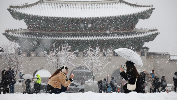首尔降下破纪录暴雪。 首尔降下破纪录暴雪。