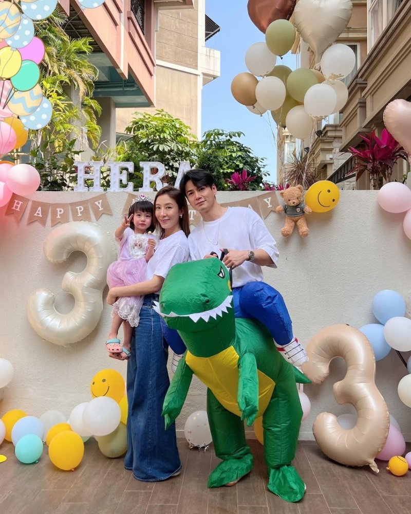 杨茜尧与罗子溢曾在私人花园为囡囡庆祝生日。