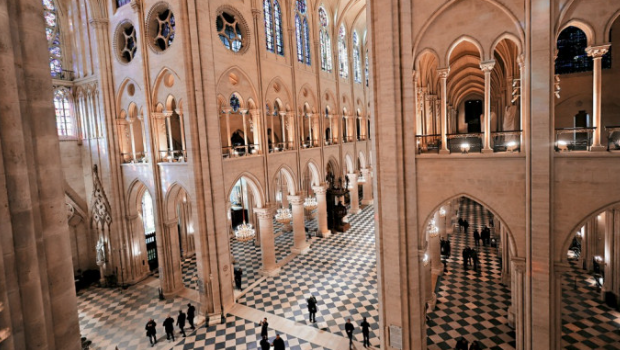 巴黎圣母院浴火重生 巴黎圣母院浴火重生