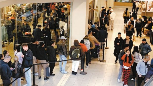 “黑色星期五”法拉盛人潮不再 “黑色星期五”法拉盛人潮不再