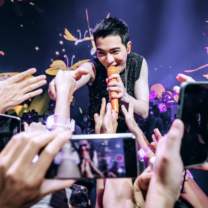 现年37岁的萧敬腾早已是台湾金曲歌王。 现年37岁的萧敬腾早已是台湾金曲歌王。