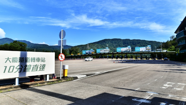 政府将于明年5月31日收回榄隧经营权。 政府将于明年5月31日收回榄隧经营权。