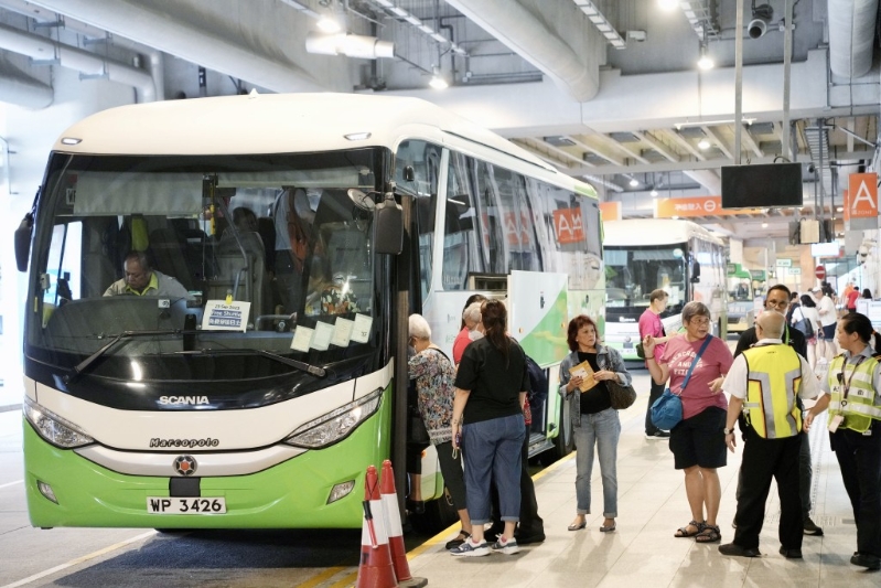 4900名游客将会随邮轮来港。 4900名游客将会随邮轮来港。