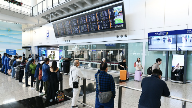 再有“机舱老鼠”出没,警方早前拘捕一名内地男子。资料图片 再有“机舱老鼠”出没,警方早前拘捕一名内地男子。资料图片